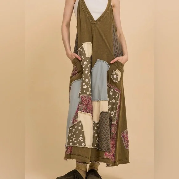 NWT Blue Velvet Patched Deep V-Neck Wide
Leg Jumpsuit Sz L/XL - Picture 4 of 8